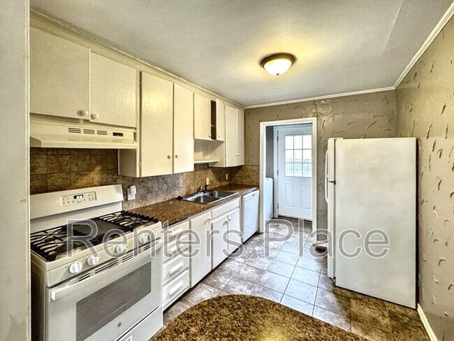 Building Photo - 955 E 37th Pl