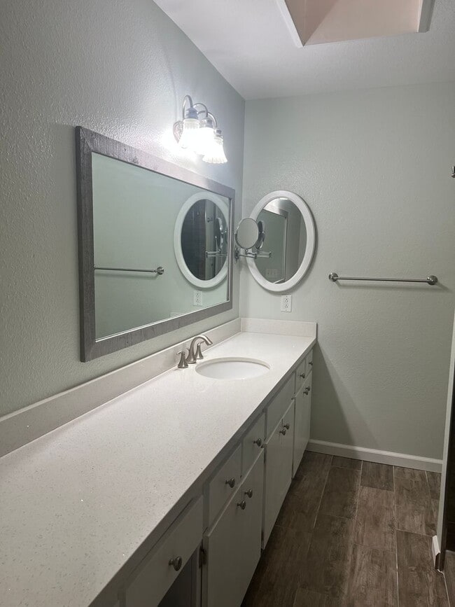 Building Photo - 55+ Home in Oceana Mission 1, Private End Unit!