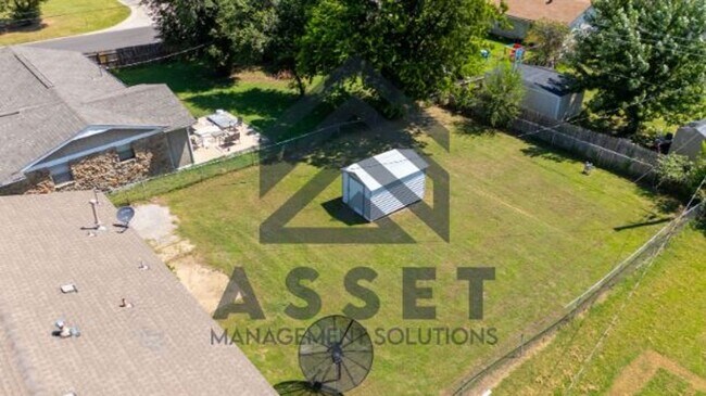 Building Photo - 4 Bedroom Available for Lease & Rent to Own!