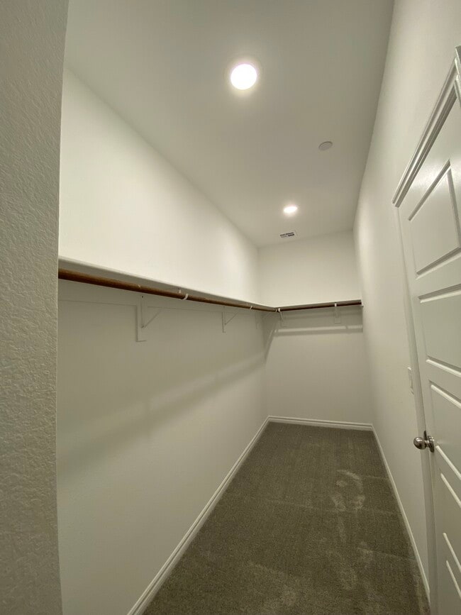 Building Photo - 1538 Eliana Xing Pl