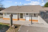 Building Photo - 2BR/2BA Cottage that's on the Rive – Minutes from Downtown Knoxville and Maryville