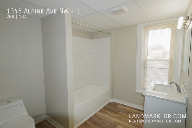 Building Photo - 1345 Alpine Ave NW