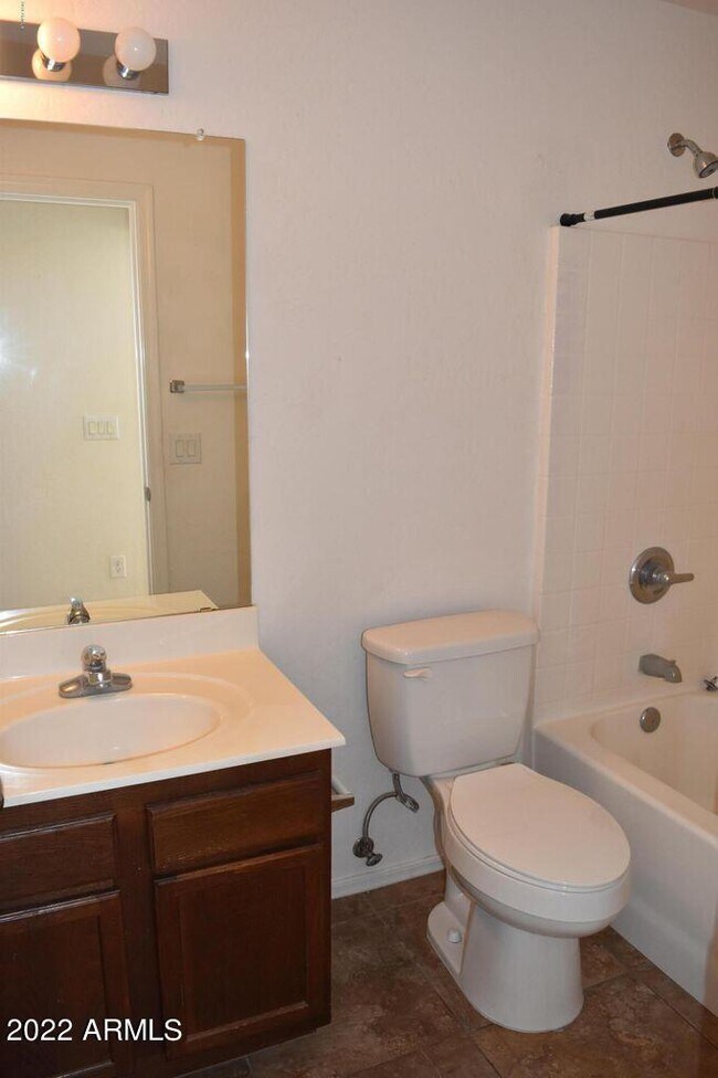 Building Photo - 450 E Maddison St