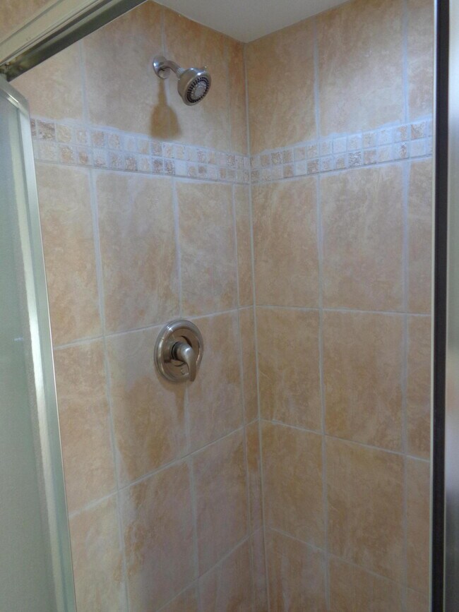 Building Photo - 505 5th Way
