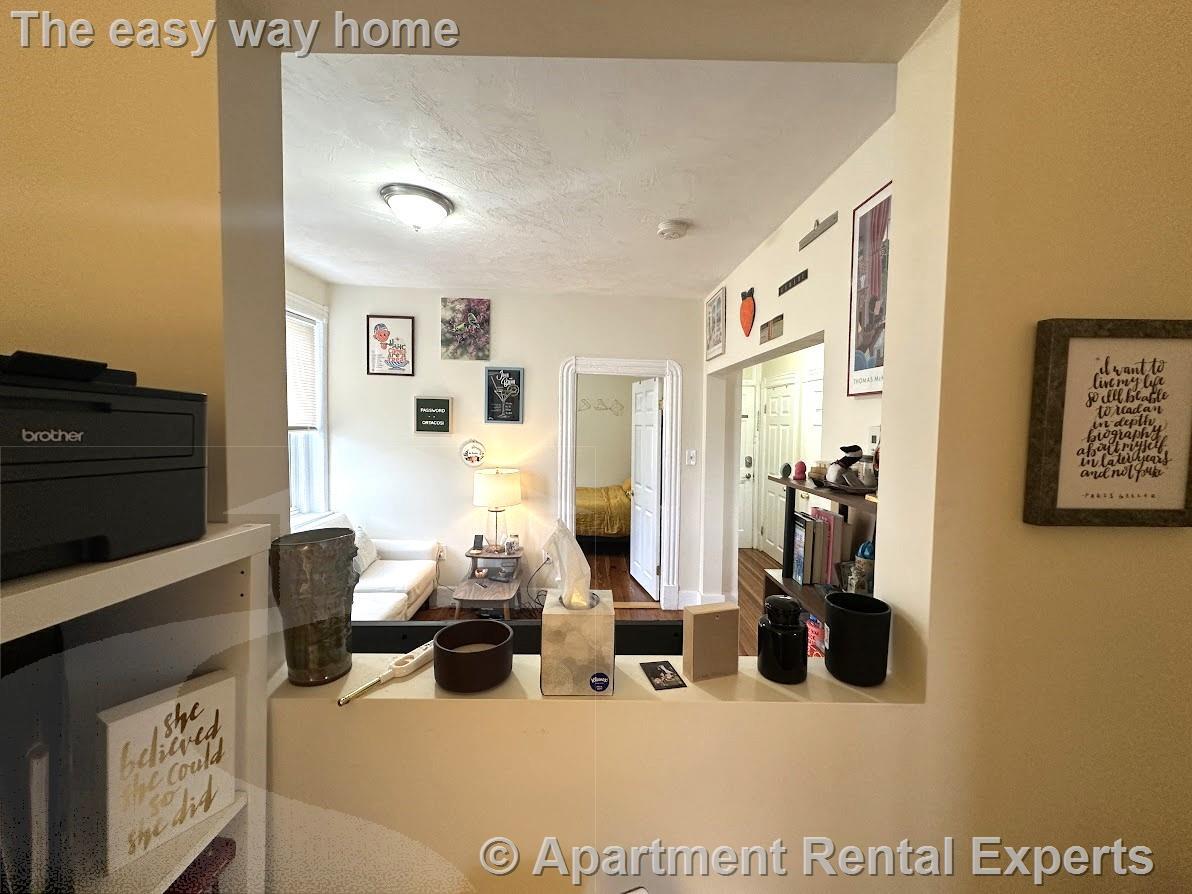 Building Photo - 1056 Cambridge St