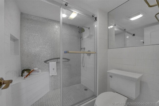 Building Photo - 5100 N Ocean Blvd