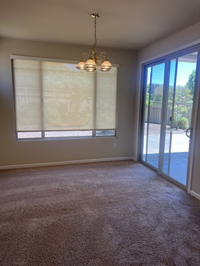 Building Photo - 1205 Shadow Glen Ln