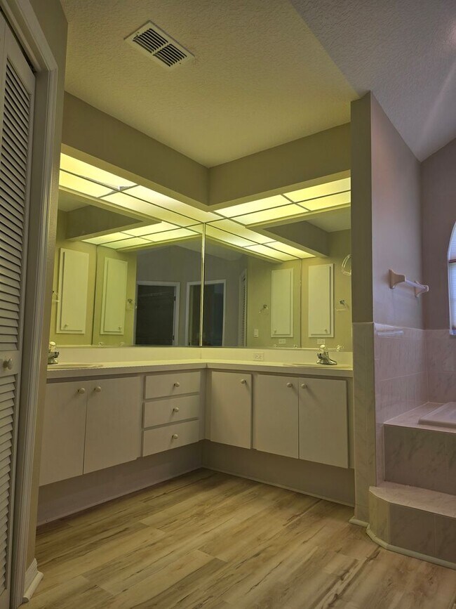 Building Photo - Beautiful 3/2/2 in Sugarmill Woods!!!
