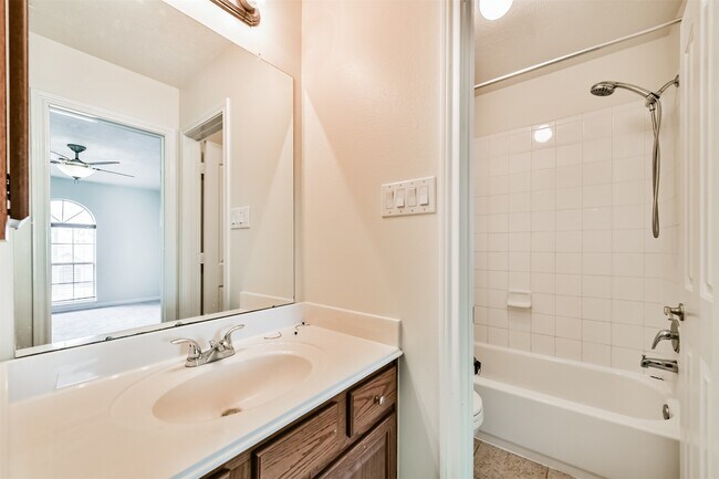Building Photo - 2614 Brahman Dr