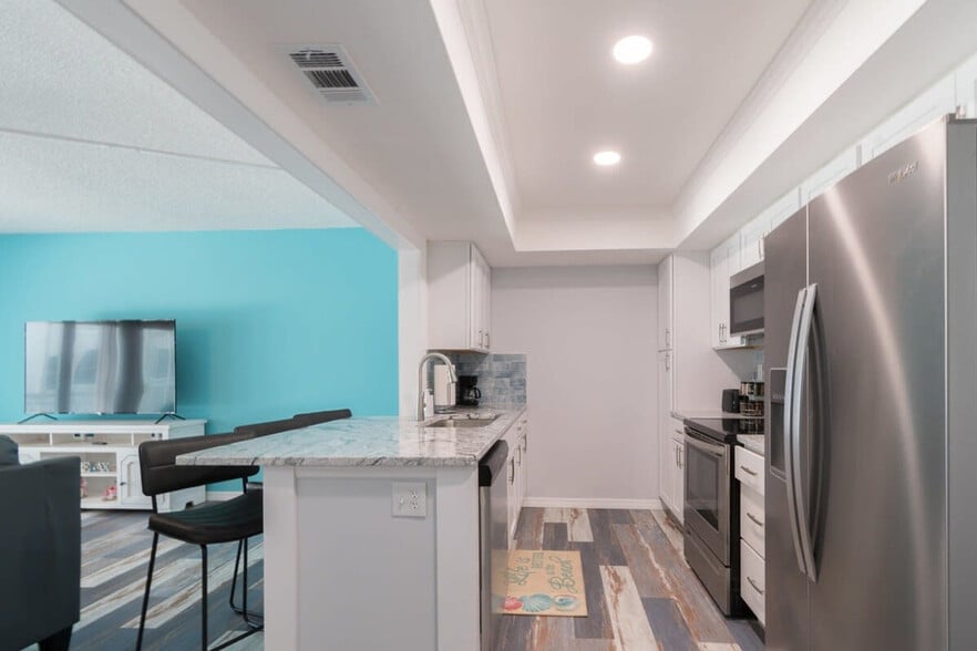 Building Photo - 205 Jimmy Buffett Mem Hwy