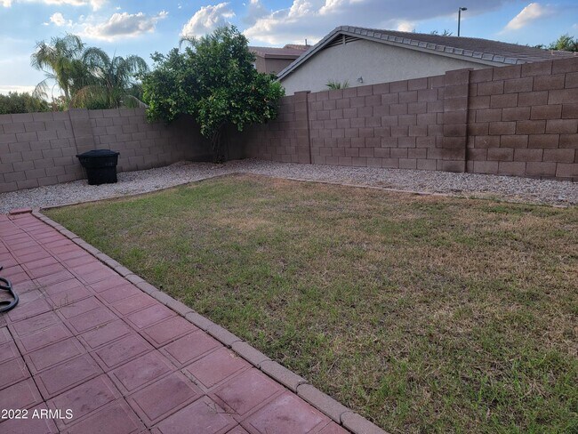 Building Photo - 958 E Scorpio Pl