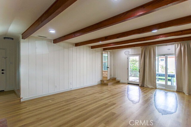 Building Photo - 702 N Pine St