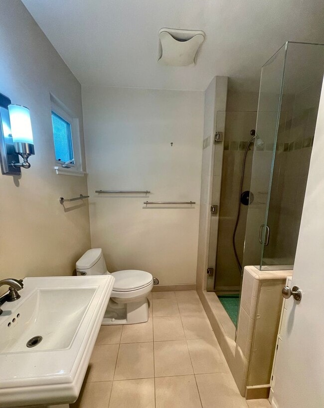 Building Photo - Carpinteria 3 Bedroom House - Available Au...