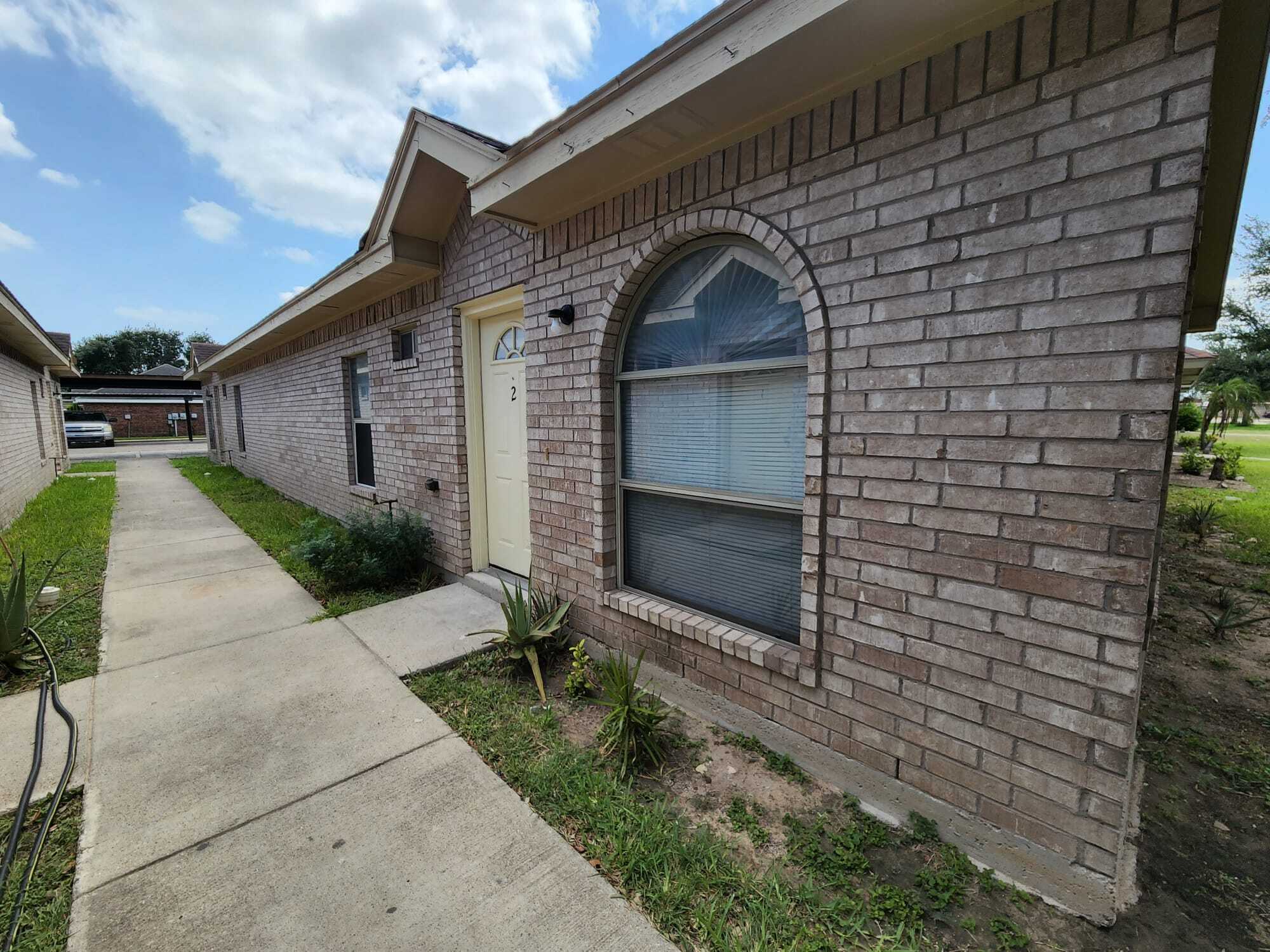 Building Photo - 3810 W Sarah Evans