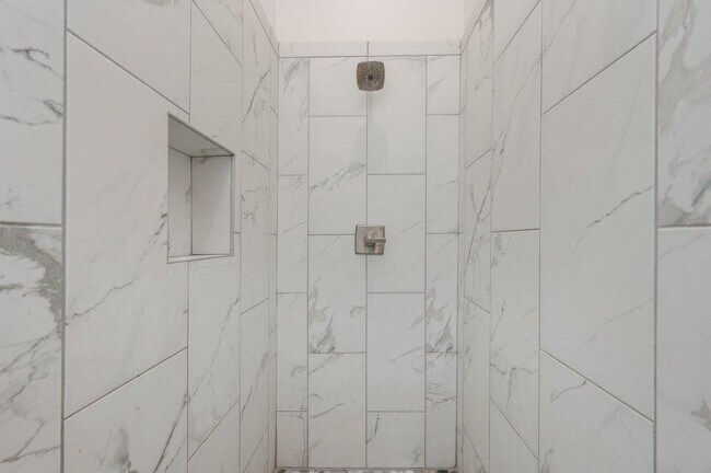 Building Photo - 508 Hideaway Ln