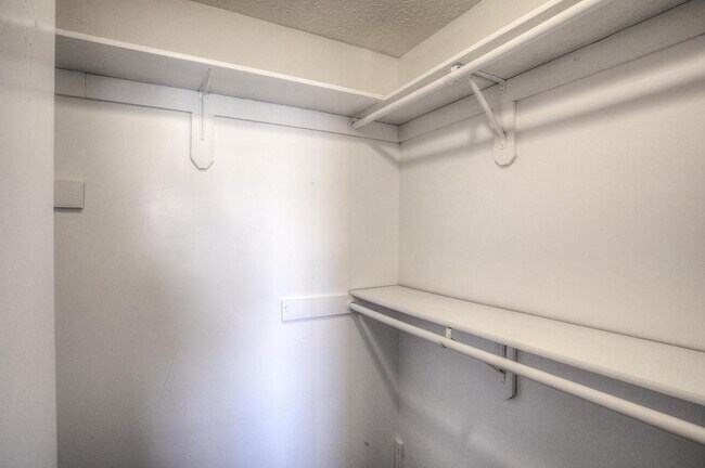 Building Photo - 3403 Henery Rd