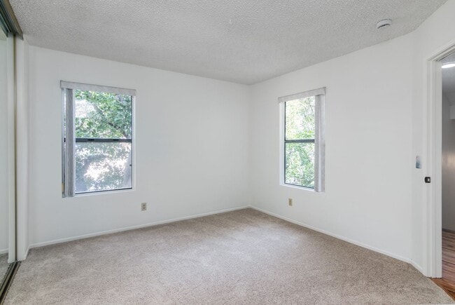 Building Photo - 2392 Archwood Ln