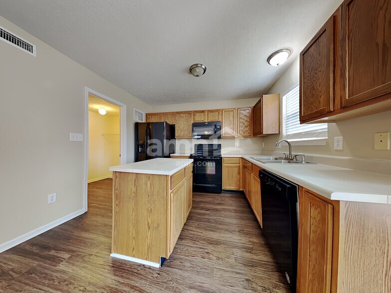Building Photo - 5805 W Deerview Bend