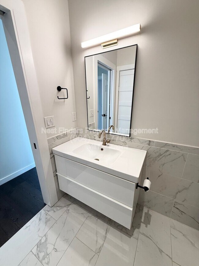 Building Photo - 1733 Memorial Park Terrace