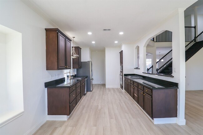 Building Photo - 14311 Ragus Lake Dr