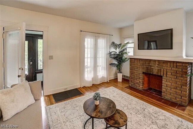 Building Photo - 2245 Bellfield Ave