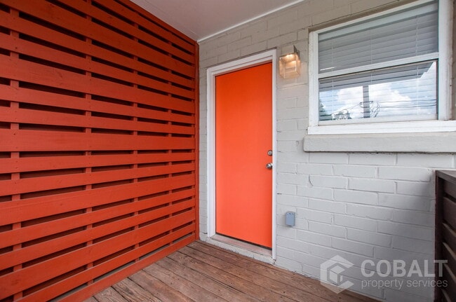 Building Photo - 271 Glen Iris Dr NE