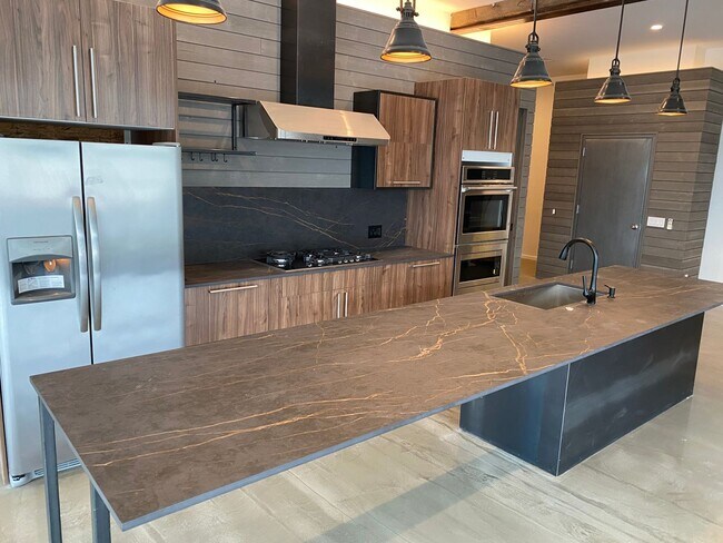 Building Photo - 501 South St