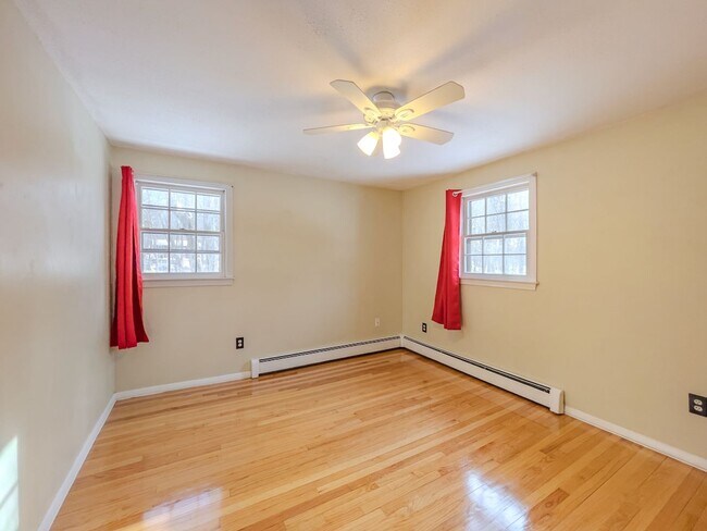 Building Photo - Spacious 4BR/2.5BA/2Car Garage Home with Finished Basement & Hardwood Floors – Gales Ferry