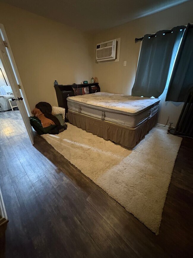 Building Photo - JCP - 02 - Charles St