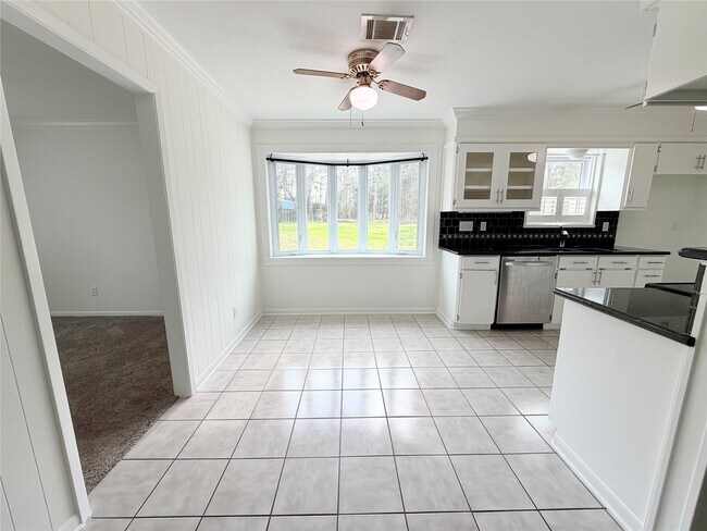 Building Photo - 22176 Heatherwood Dr