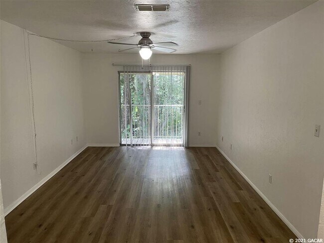 Building Photo - Great Condo In Tumblin Creek