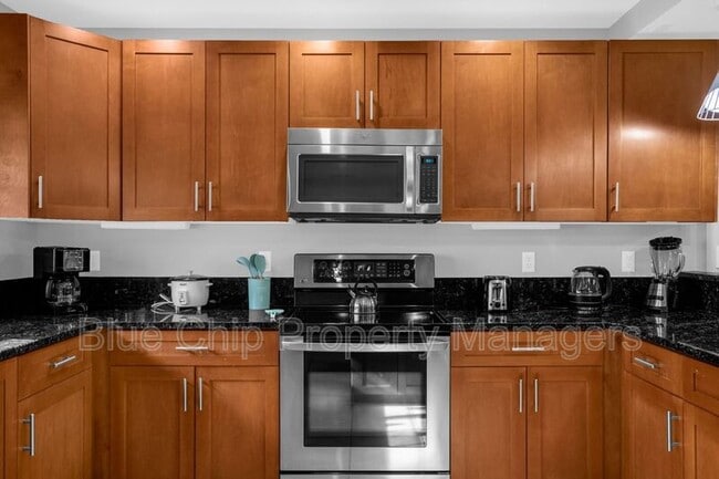 Building Photo - 14518 Damai Ln