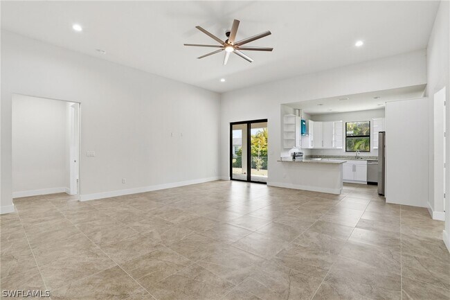 Building Photo - 2303 NW 18th Pl