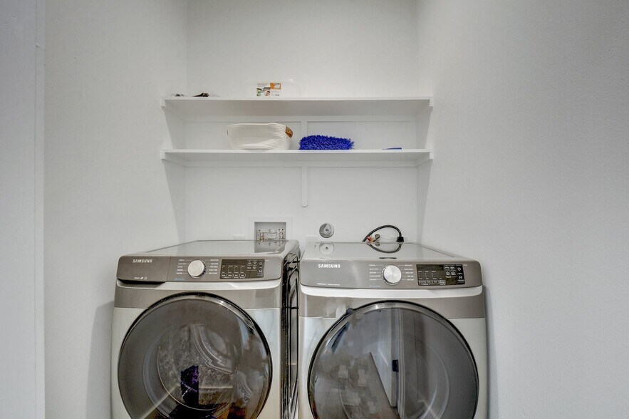 Laundry room - 413 W Odell St