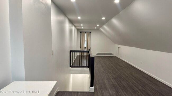 Building Photo - 721 N Lincoln Ave