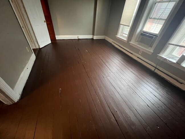 Building Photo - 1158 Mulberry St