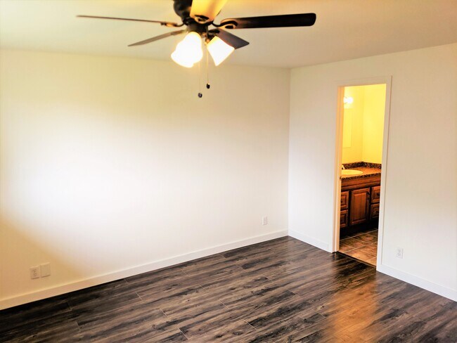 Building Photo - 7801 S Cushman Ave