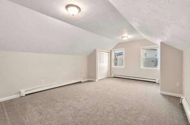 Building Photo - 17 Highland St