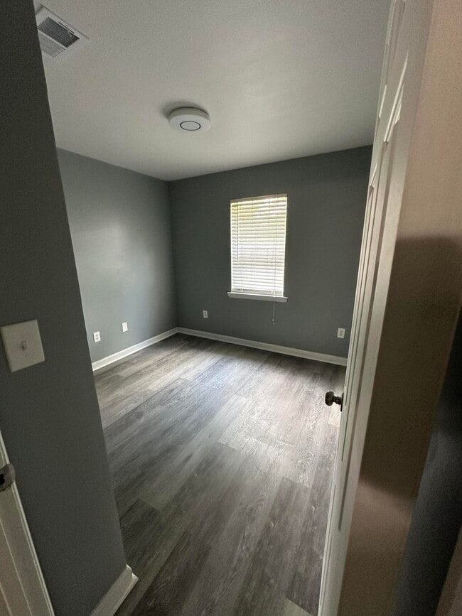 Building Photo - 4312 Wild Rose Dr
