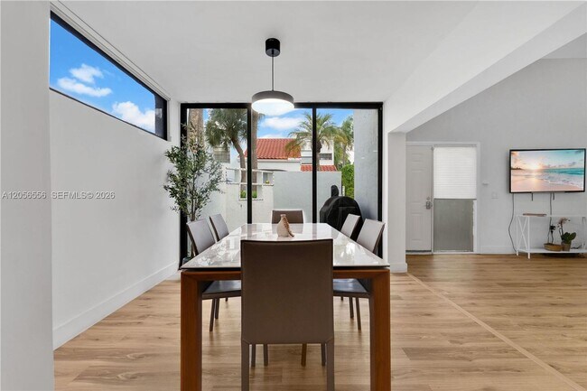 Building Photo - 20903 Leeward Ct