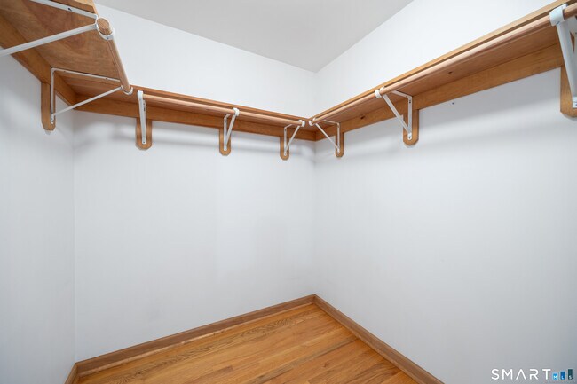 Building Photo - 7 Stephens Ct