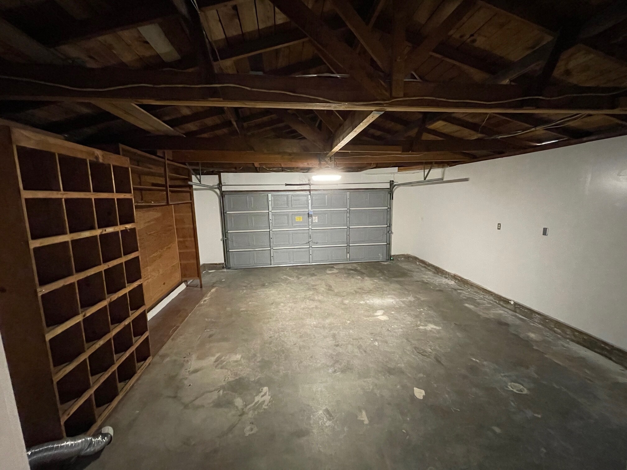 Building Photo - 8572 Oak Ave