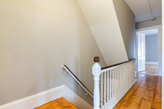 Building Photo - 105-107 Richards