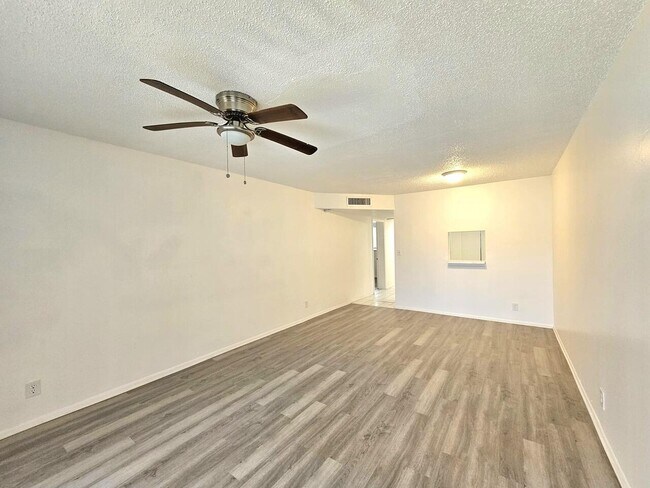 Building Photo - 7801 S Colony Cir