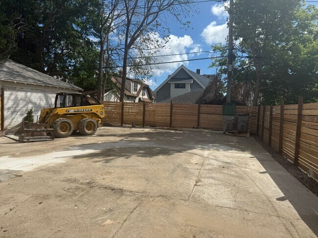 Building Photo - 1206 N 46th St