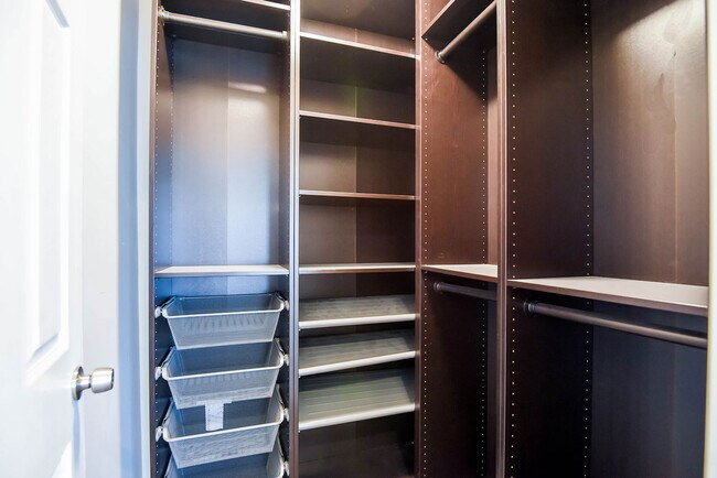 Building Photo - 951 Washington St