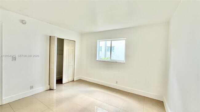 Building Photo - 1548 SW 5th Pl