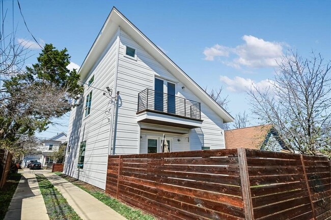 Building Photo - 1131 Mason Ave