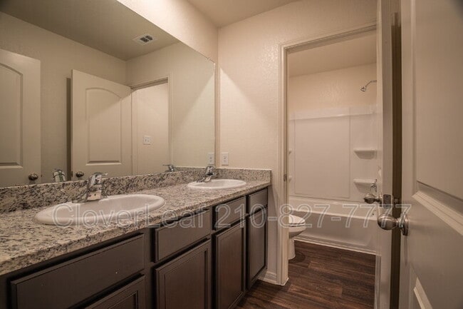 Building Photo - 772 Shoal Crk