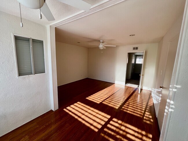 Master bedroom 1 - 5215 Sepulveda Blvd